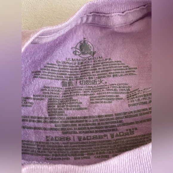 Disney Parks Daisy Duck T-Shirt Size Medium Walt Disney World Purple - Picture 3 of 6